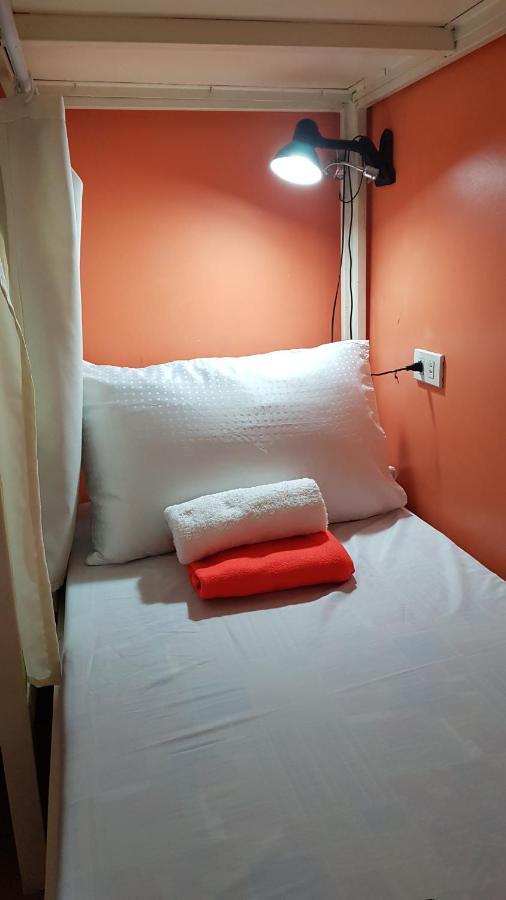 Crossroads Hostel Manila Mandaluyong Dış mekan fotoğraf