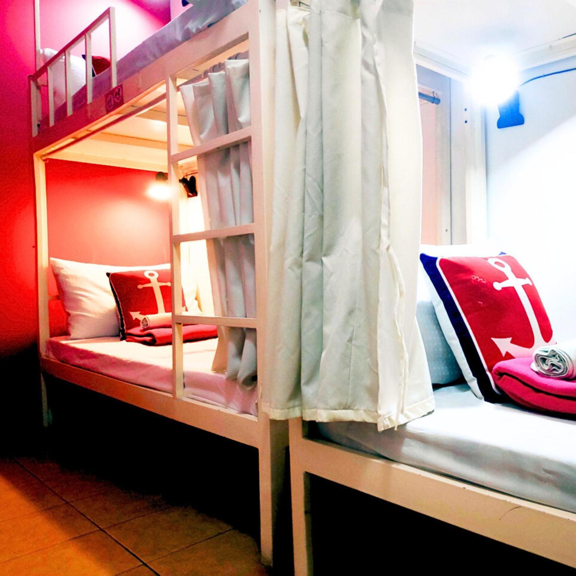 Crossroads Hostel Manila Mandaluyong Dış mekan fotoğraf