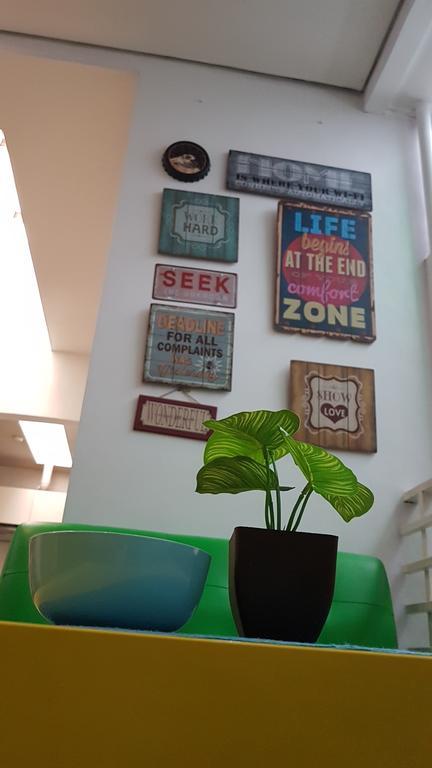 Crossroads Hostel Manila Mandaluyong Dış mekan fotoğraf