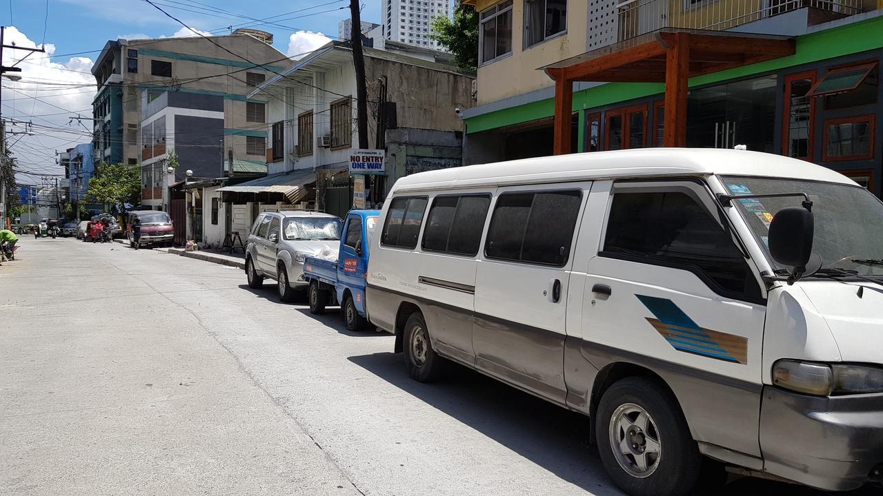 Crossroads Hostel Manila Mandaluyong Dış mekan fotoğraf