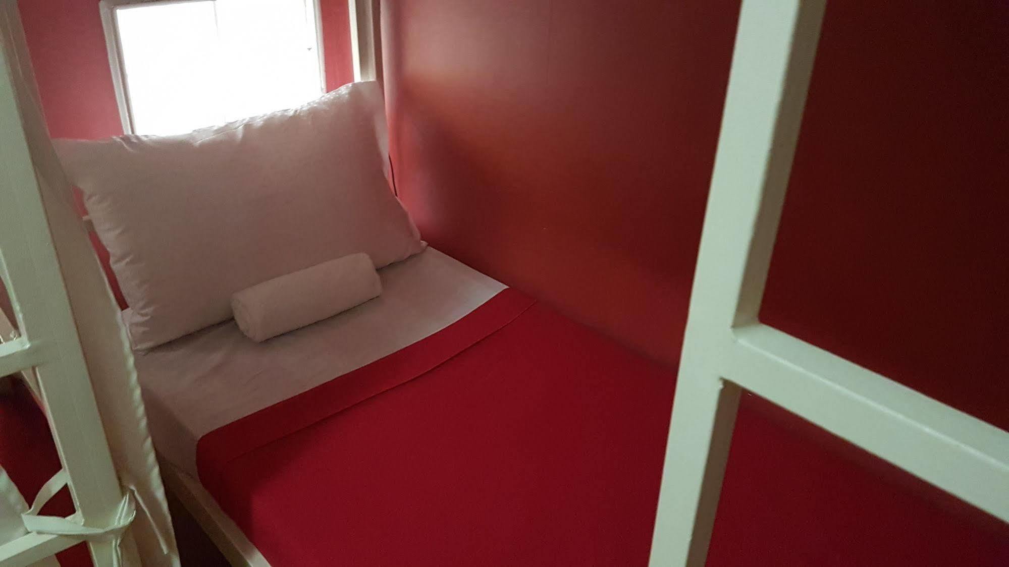 Crossroads Hostel Manila Mandaluyong Dış mekan fotoğraf